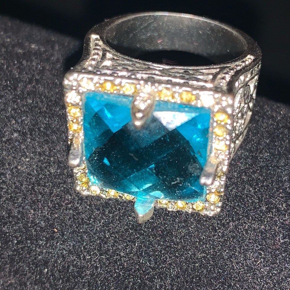 Ring - Picture 4 of 4